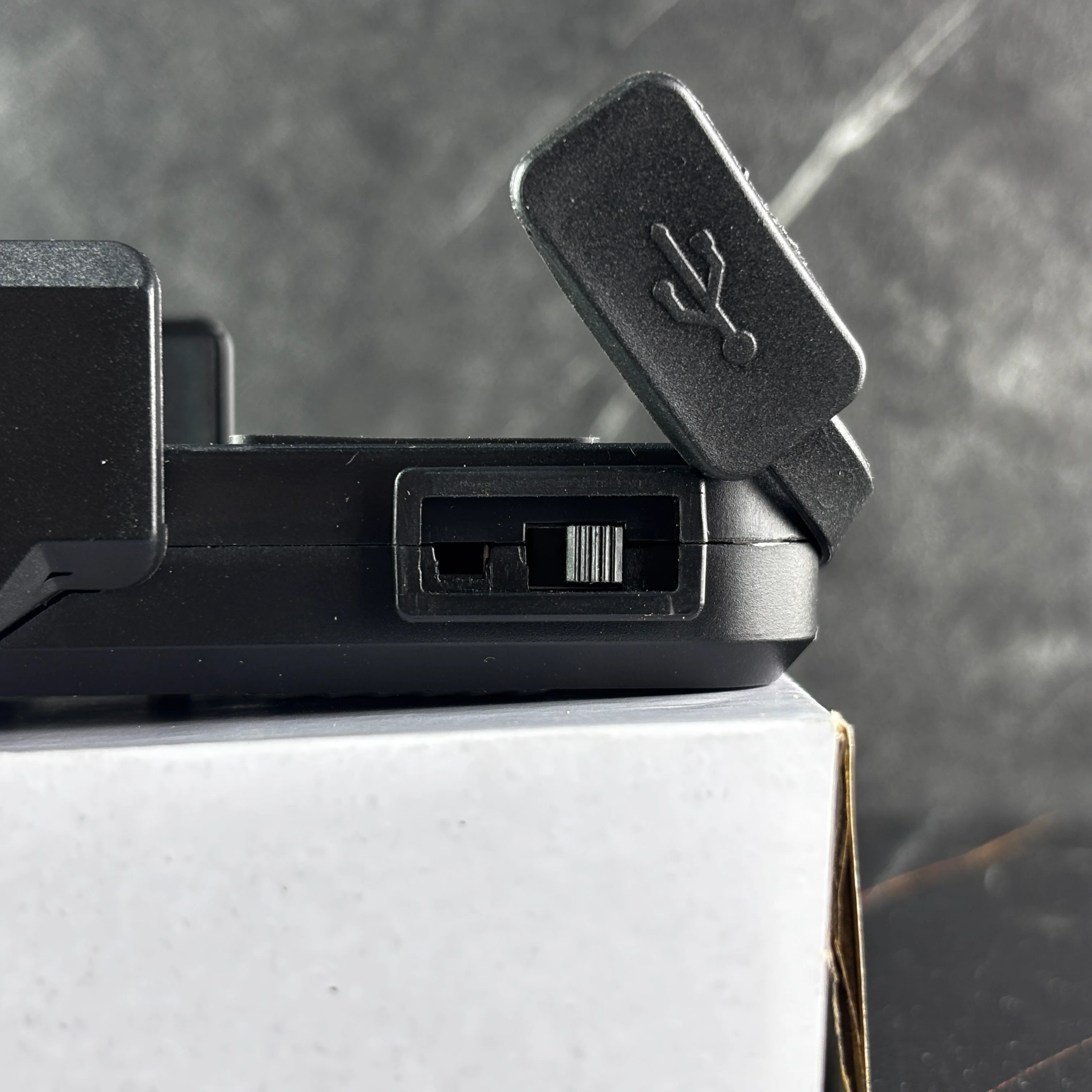 Wireless Mobile Holder - Image 3